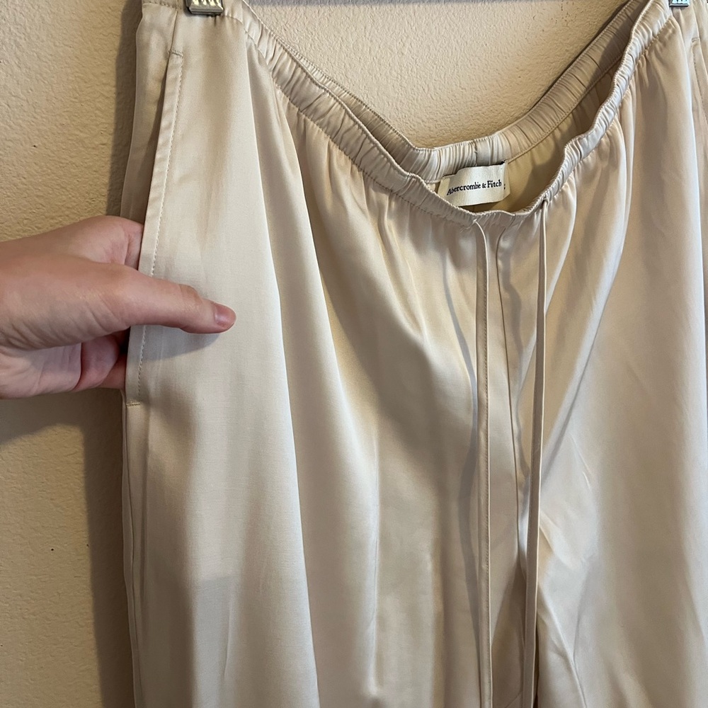 Abercrombie & Fitch Cream Wide Leg Pants - Picture 3 of 6